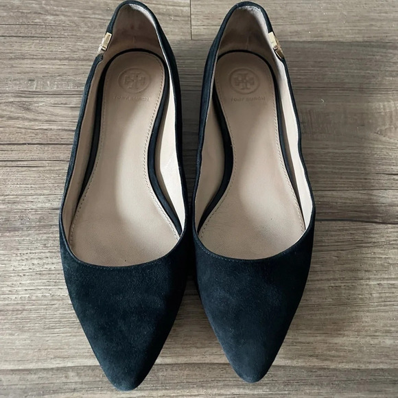 Tory Burch Black Suede Elizabeth pointy toe flats Sz  7 - Picture 2 of 10